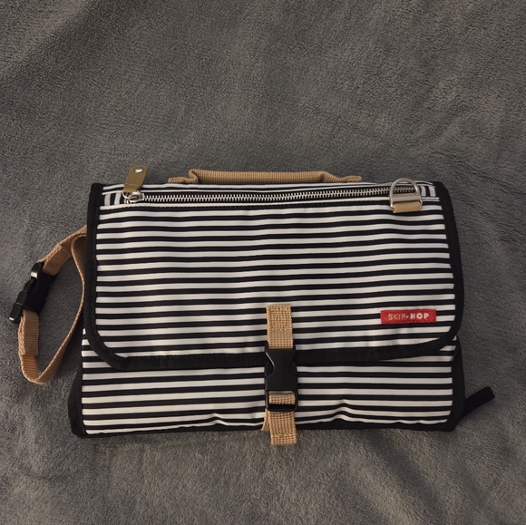 Skip Hop Change Pad + Gift - Picture 1 of 4